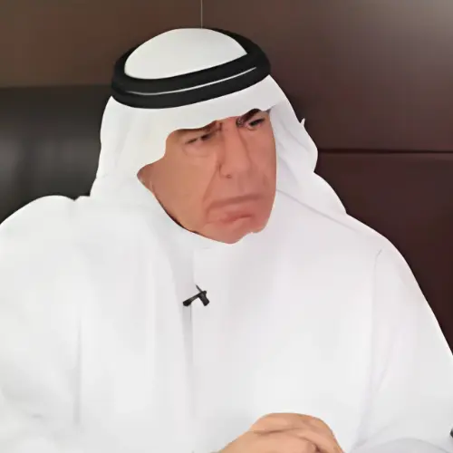 ابراهيم الملا: محامٍ إماراتي مرموق، محكَّم معتمد، ومحاضر في جامعات قضائية بالإمارات.