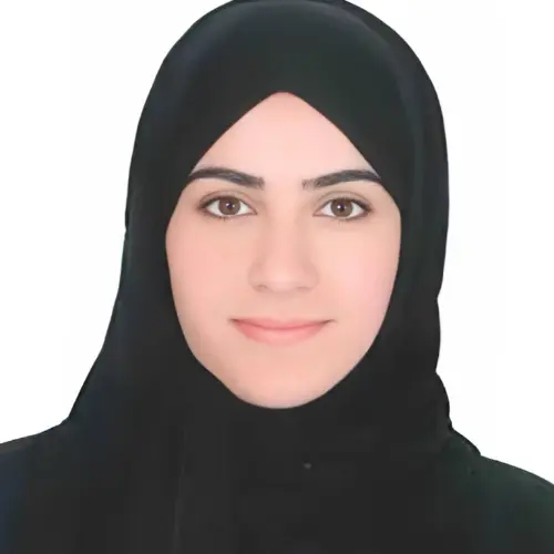 عزة الملا: محامية إماراتية متخصّصة في التشريعات والحوكمة وتسوية النزاعات.